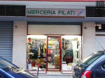 Nel quartiere Libert�, in via Ettore Fieramosca, � invece attiva dal 1960 �Tommy�, che si presenta con un�insegna a quadretti bianca e verde